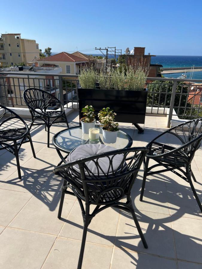 Magical Seaside Town Boutique Apts 2 Apartment Kyparissia Exterior foto